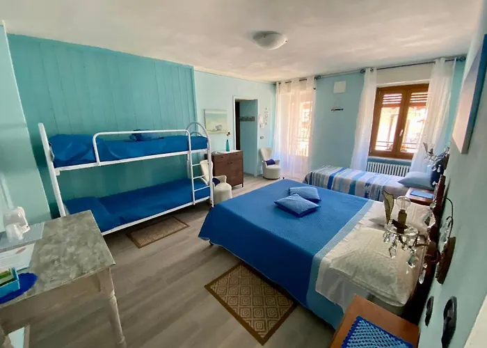 Marietta 3*